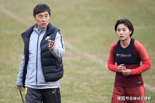 英公赛正赛首日张安达逆转晋级 中国14人闯入64强